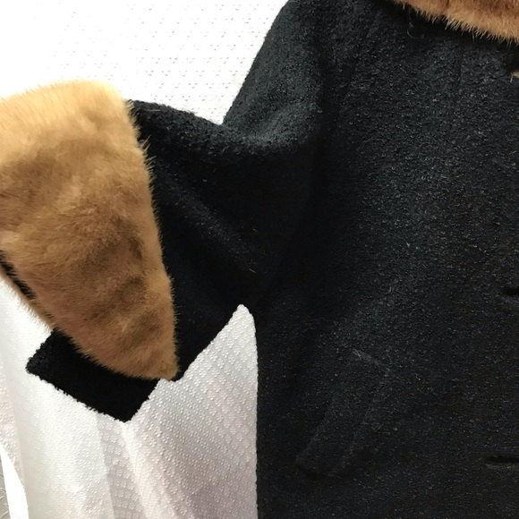 ~SOLD~ Vintage Colbert’s Of Dallas Ankle Length Coat With Fur Trim - Picture 9 of 10